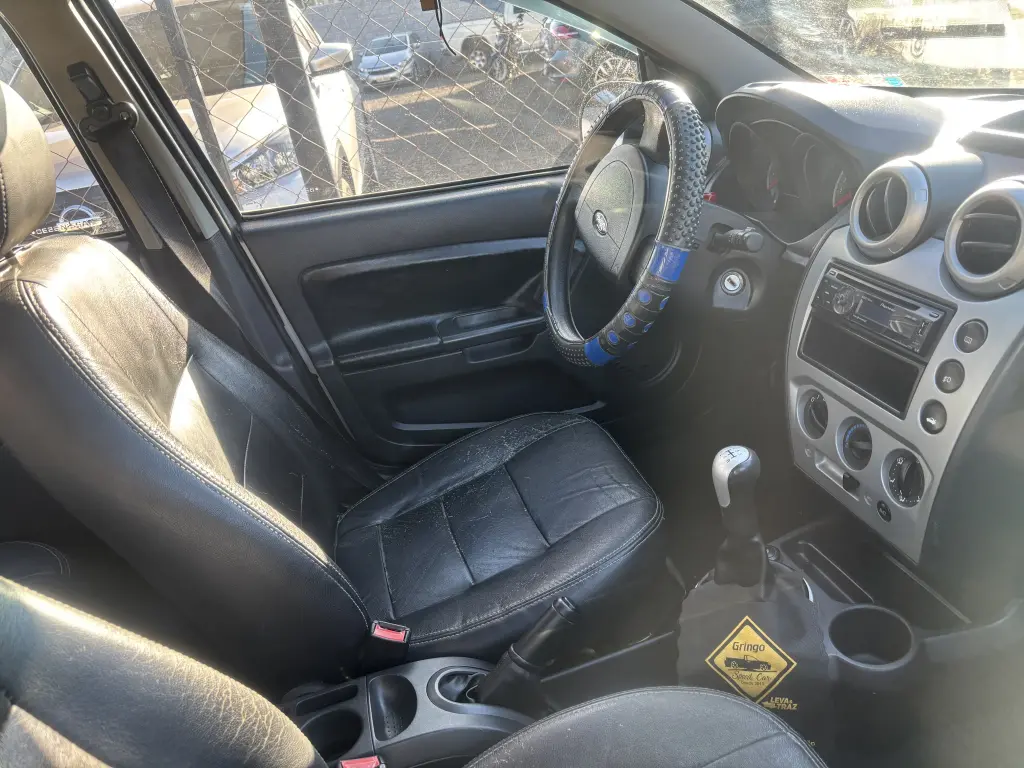 FORD Fiesta Hatch - Foto