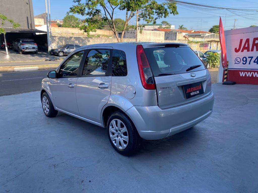 FORD Fiesta Hatch - Foto