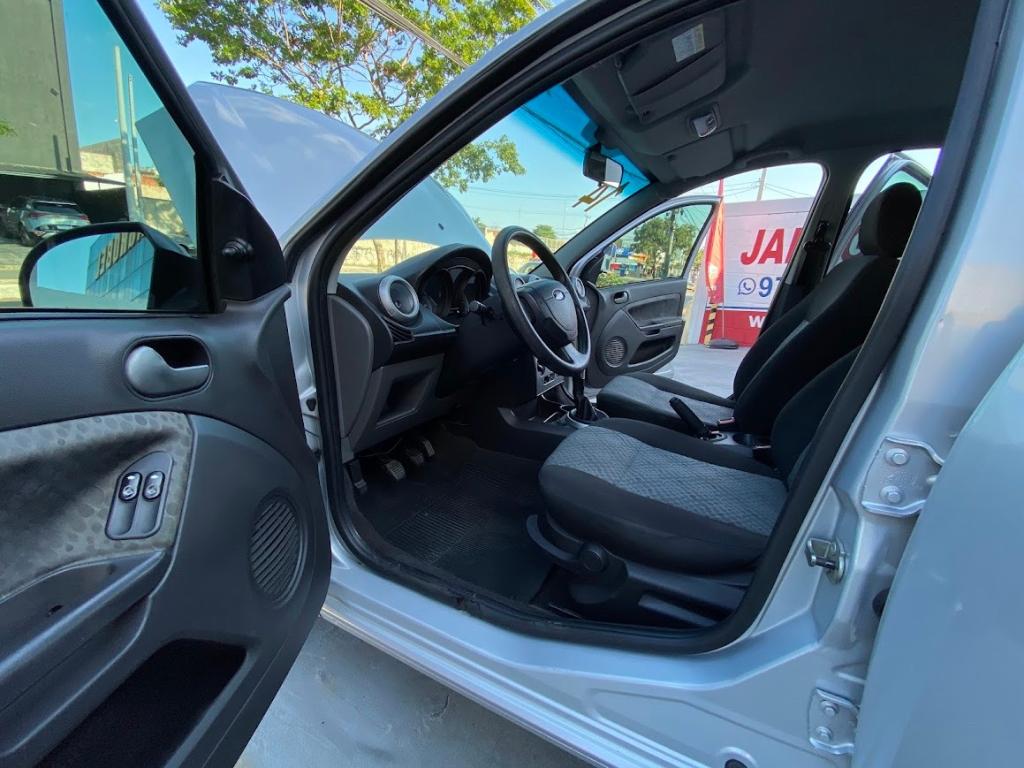 FORD Fiesta Hatch - Foto