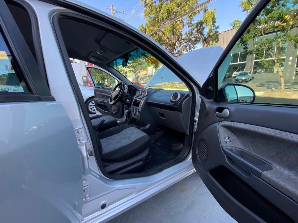 FORD Fiesta Hatch - Foto