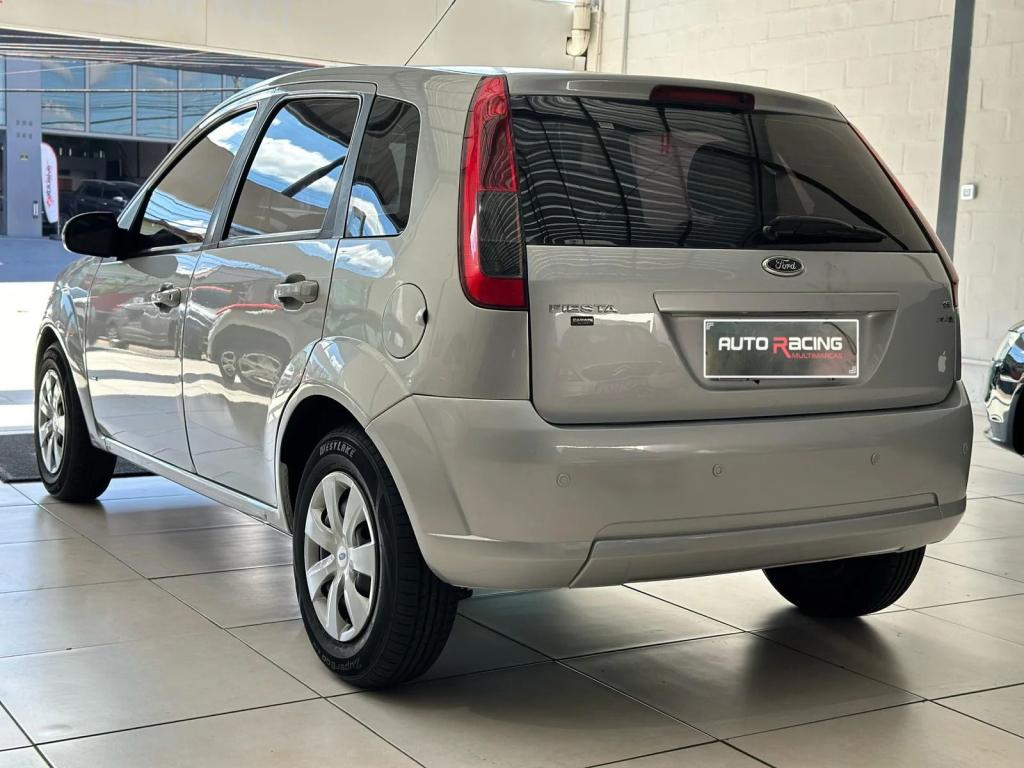 FORD Fiesta Hatch - Foto