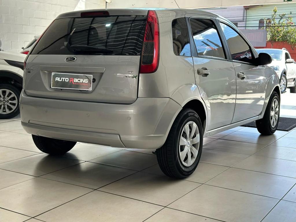 FORD Fiesta Hatch - Foto