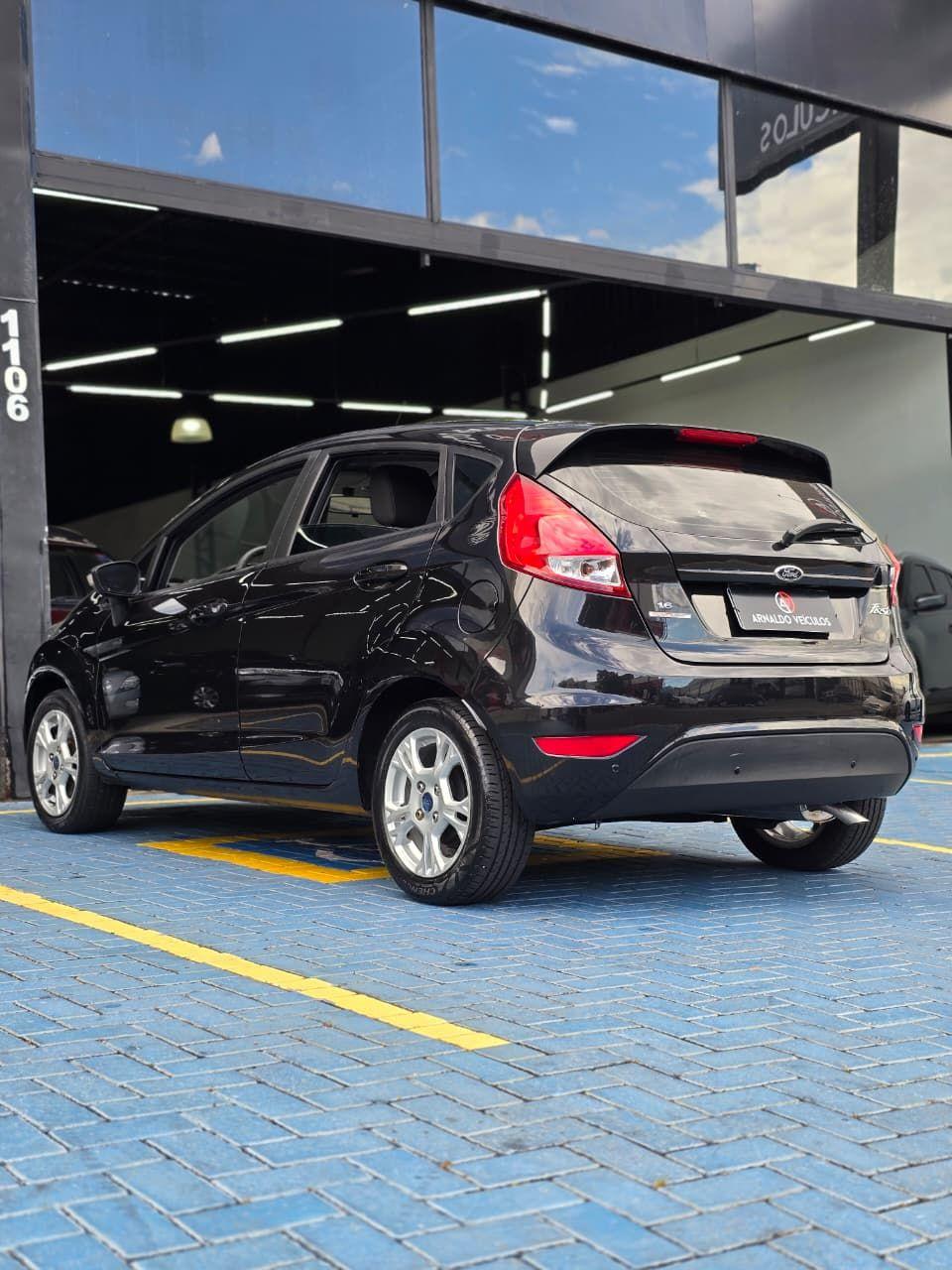 FORD Fiesta Hatch - Foto