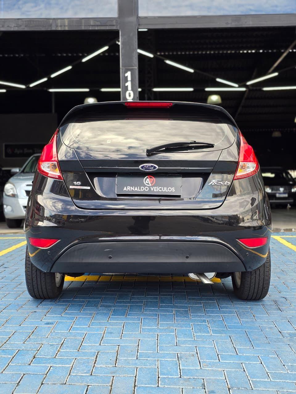 FORD Fiesta Hatch - Foto