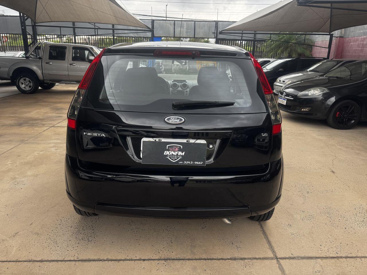 FORD Fiesta Hatch - Foto