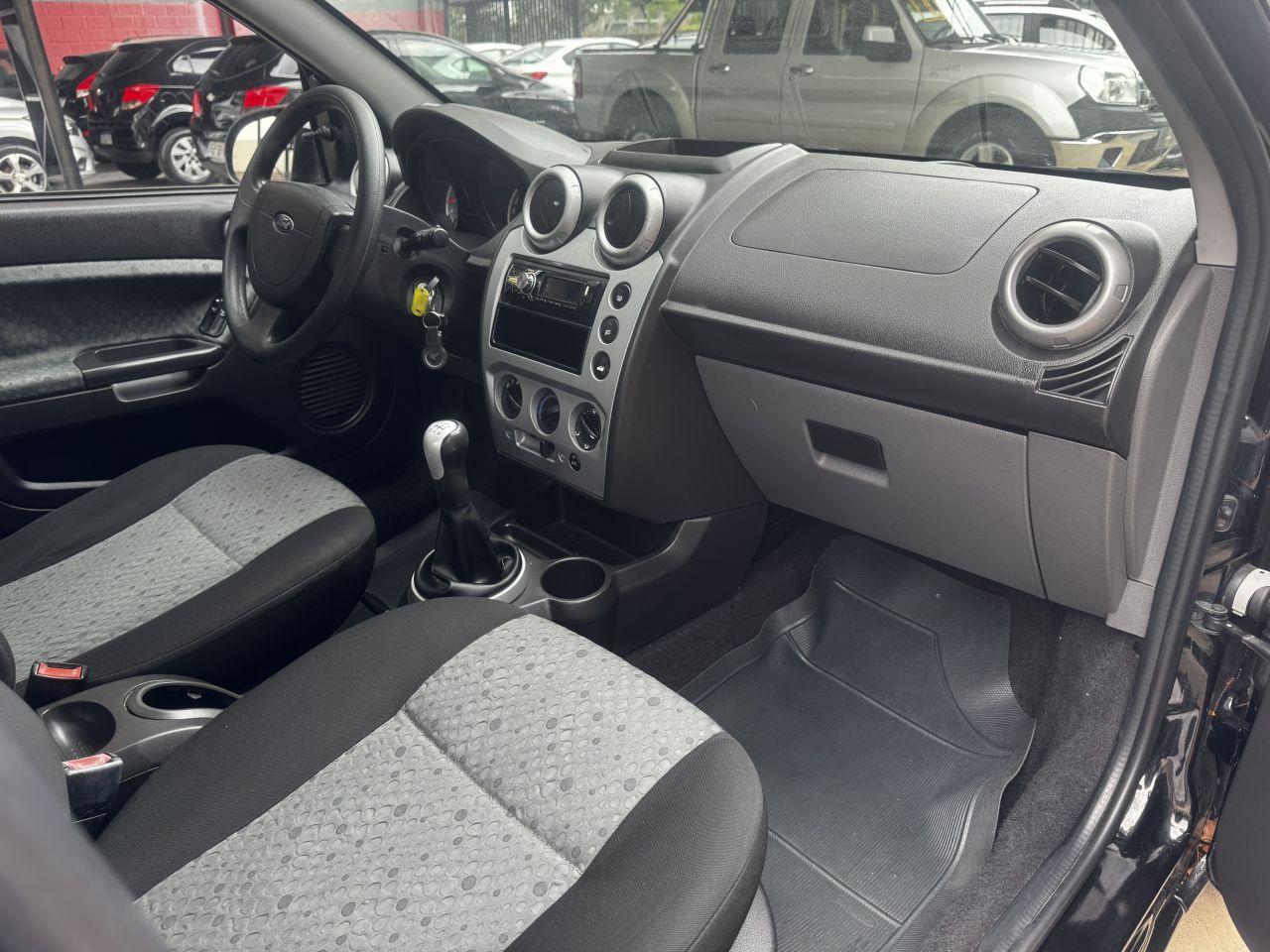 FORD Fiesta Hatch - Foto