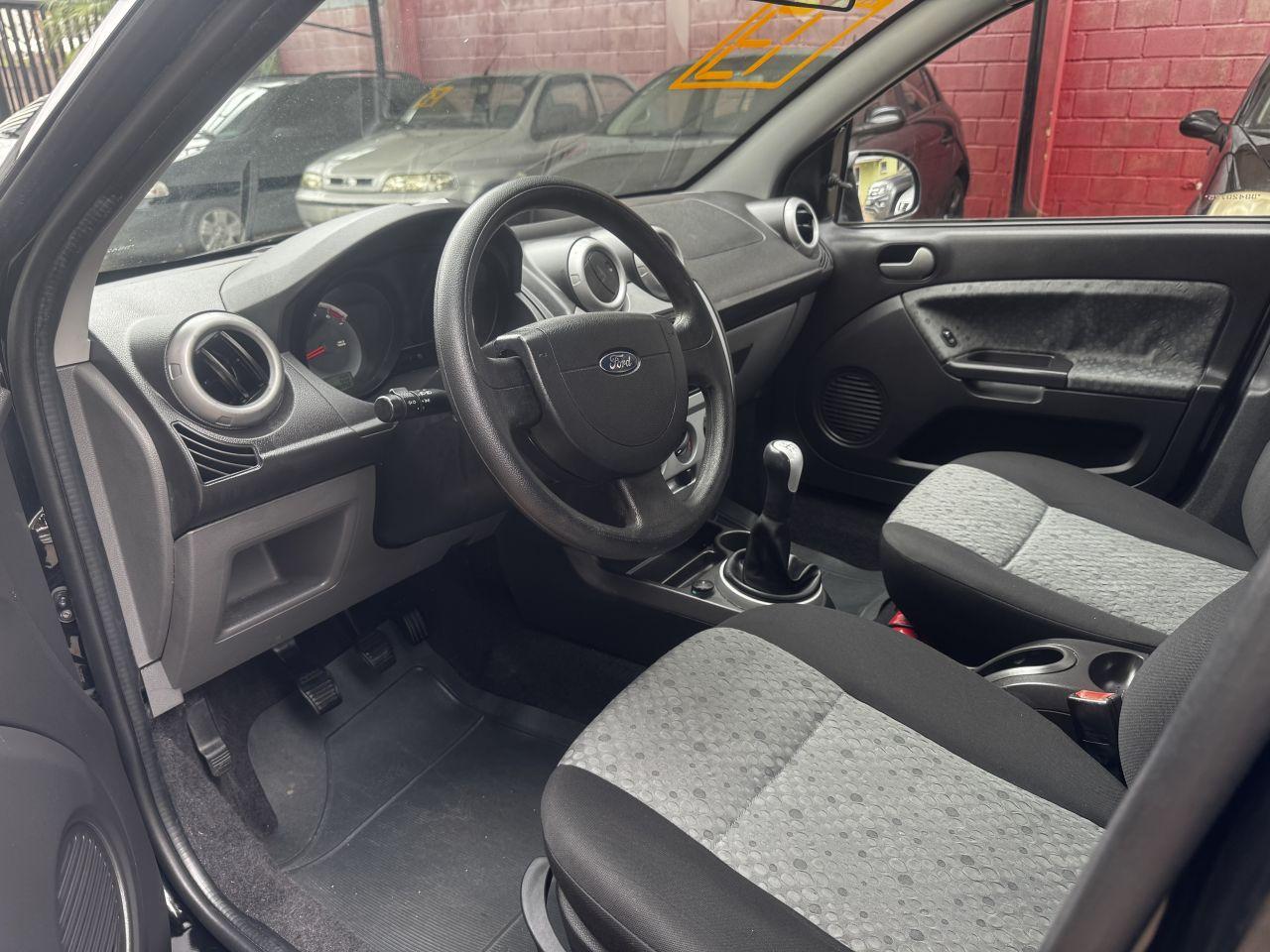 FORD Fiesta Hatch - Foto