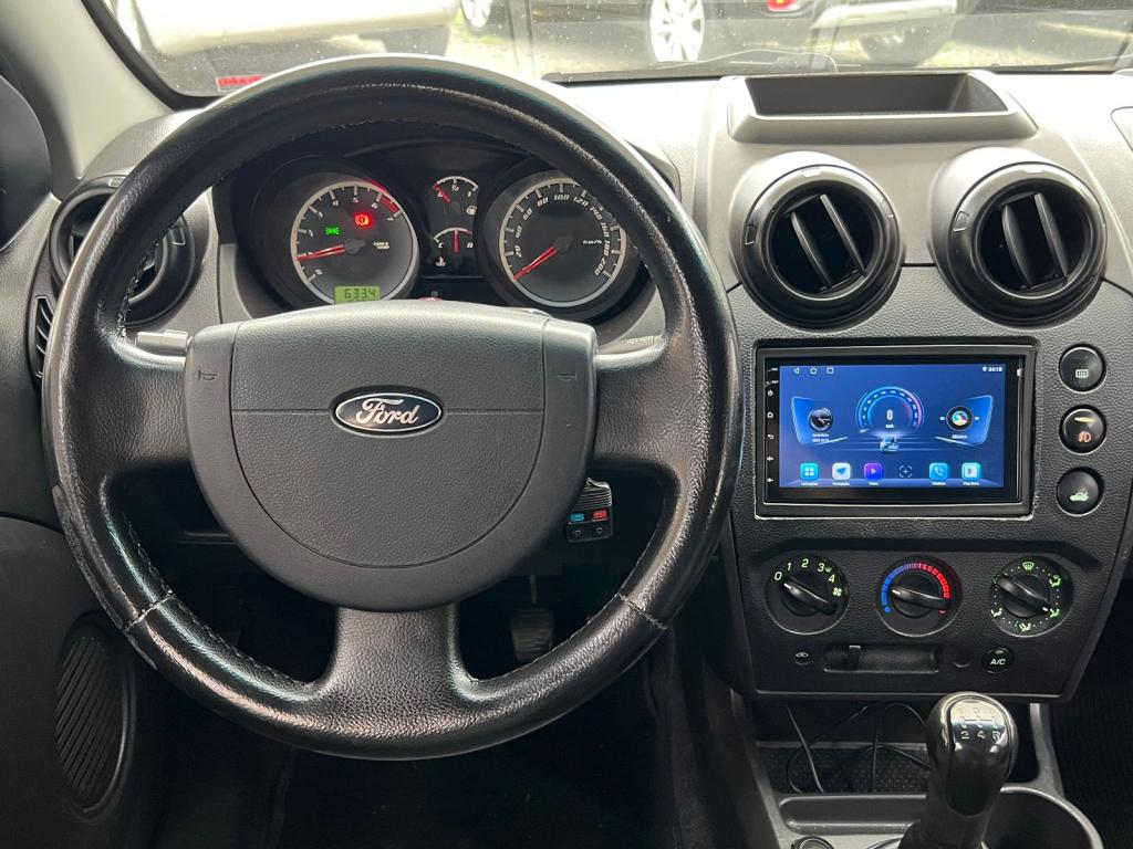 FORD Fiesta Hatch - Foto