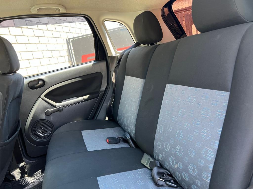 FORD Fiesta Hatch - Foto