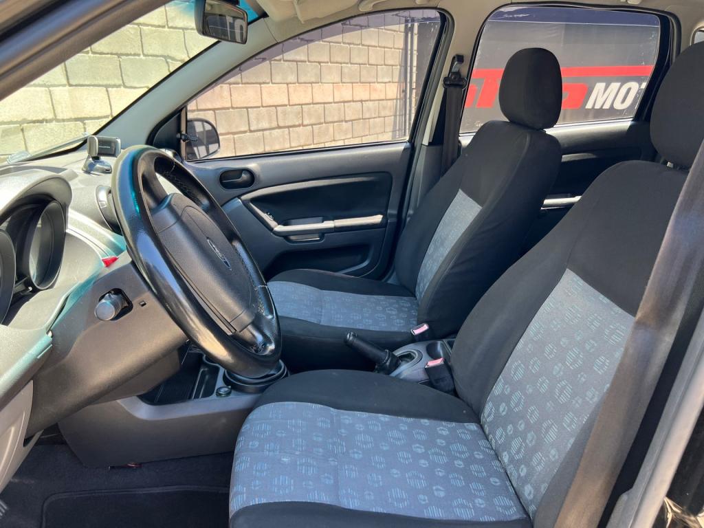 FORD Fiesta Hatch - Foto