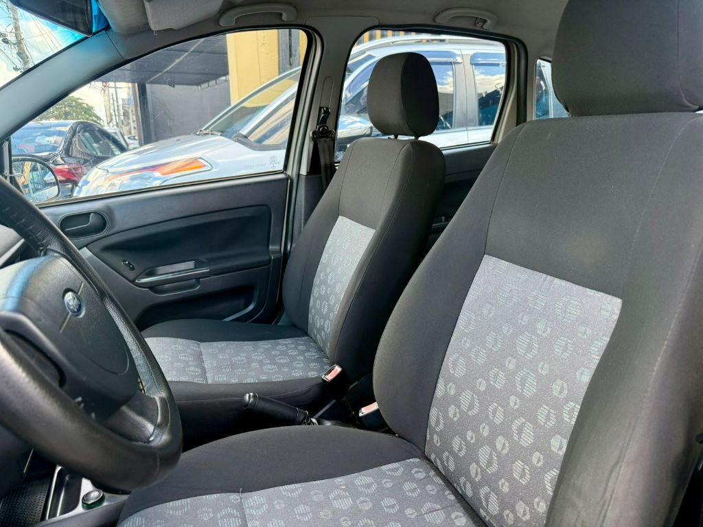 FORD Fiesta Hatch - Foto