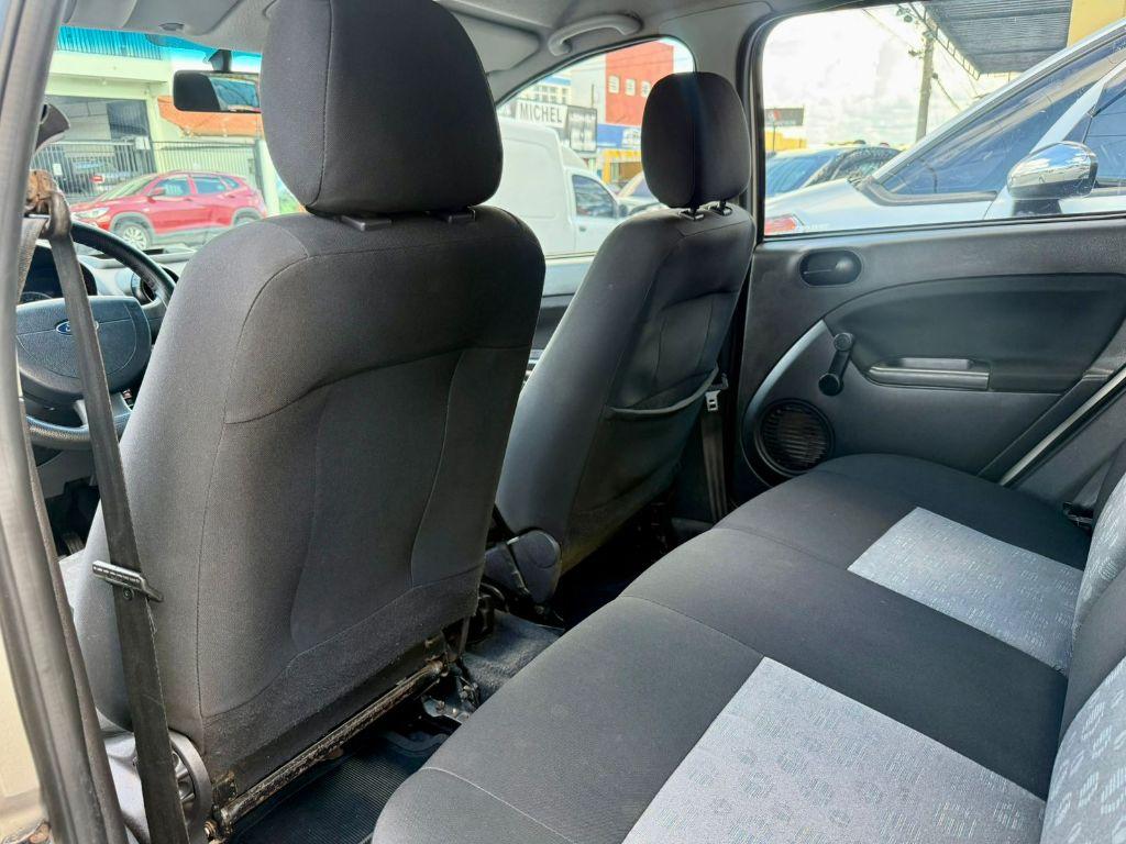 FORD Fiesta Hatch - Foto