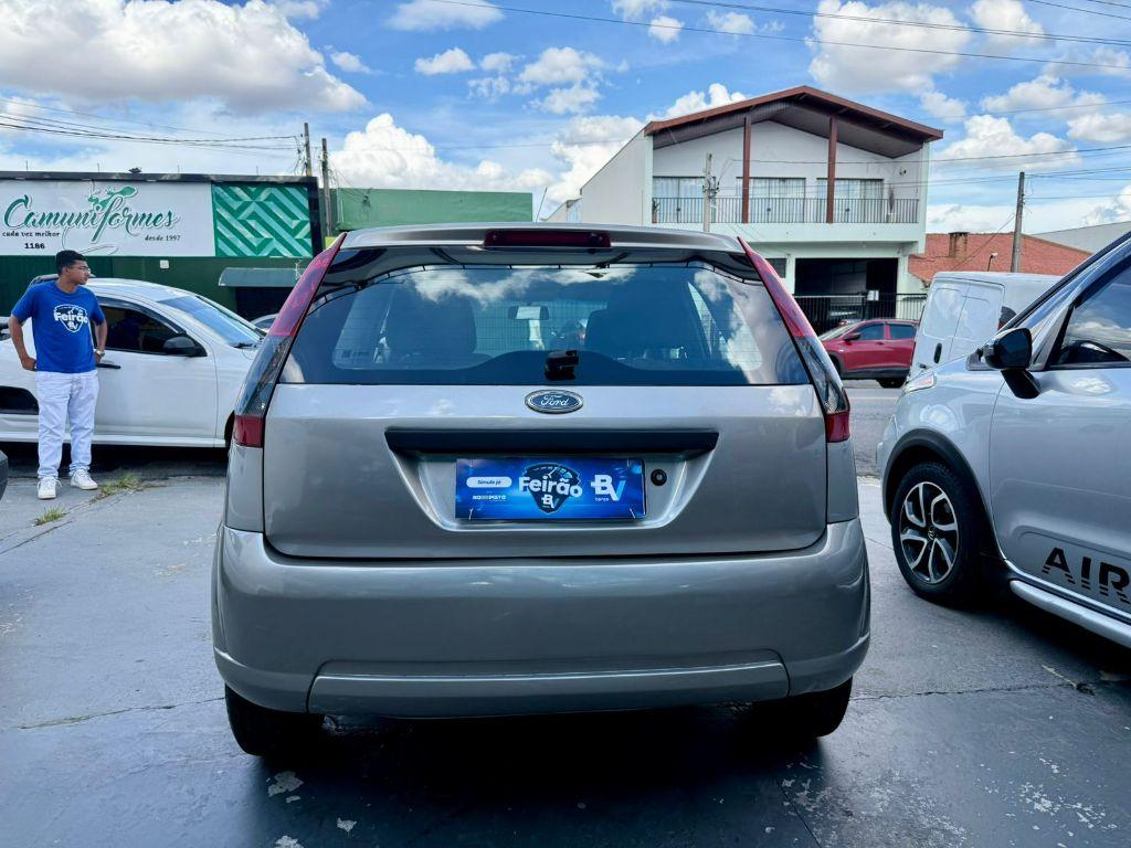 FORD Fiesta Hatch - Foto