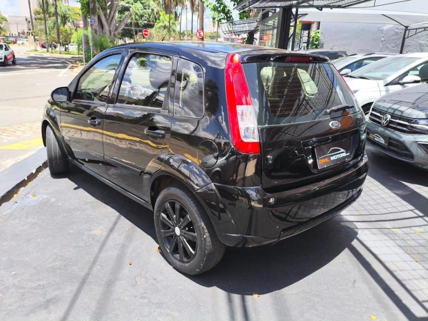 FORD Fiesta Hatch - Foto