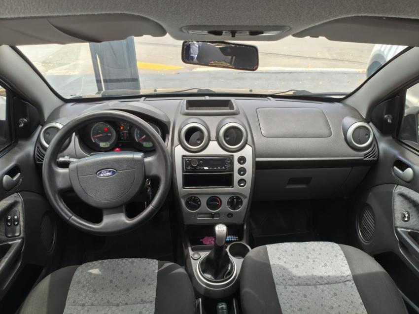 FORD Fiesta Hatch - Foto