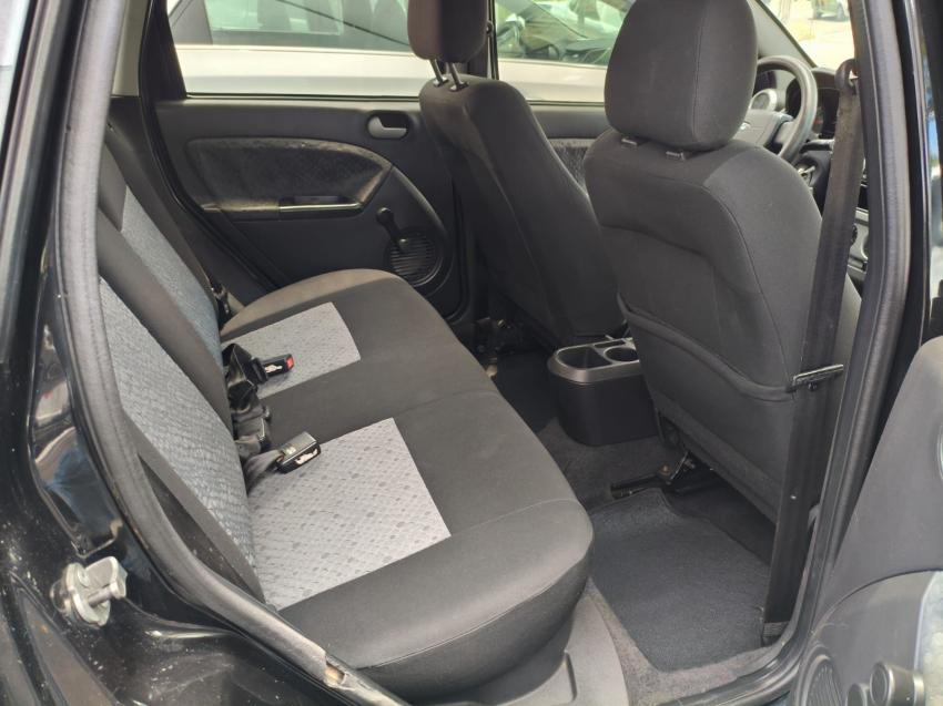 FORD Fiesta Hatch - Foto