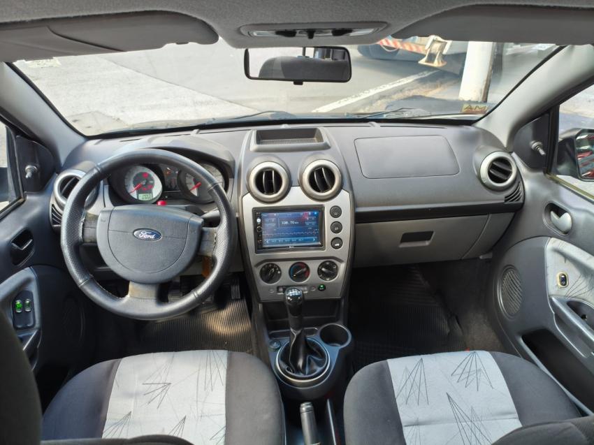 FORD Fiesta Hatch - Foto