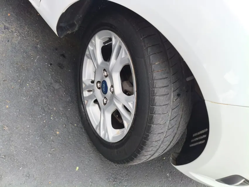 FORD Fiesta Hatch - Foto