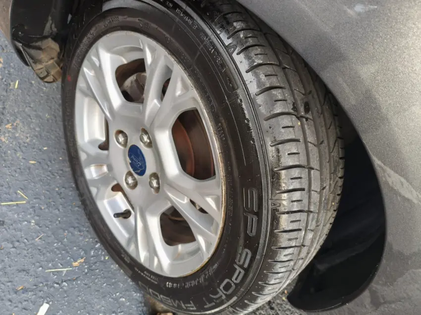 FORD Fiesta Hatch - Foto