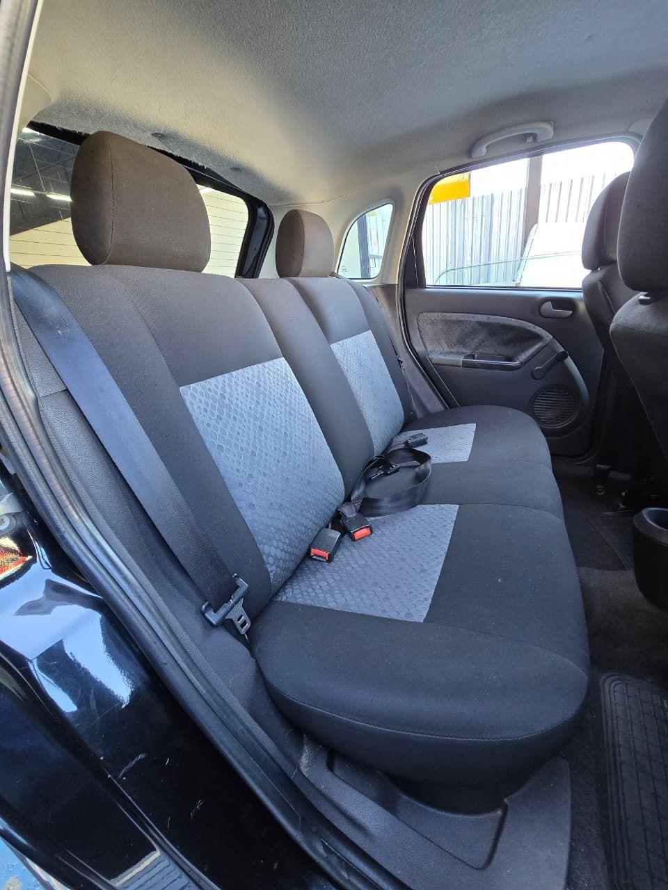 FORD Fiesta Hatch - Foto