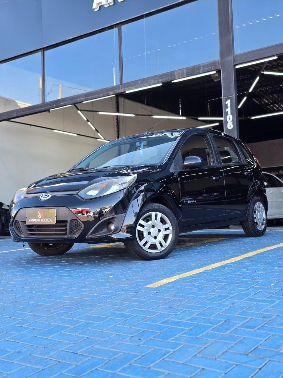 FORD Fiesta Hatch - Foto