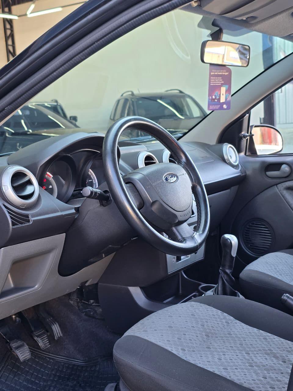 FORD Fiesta Hatch - Foto