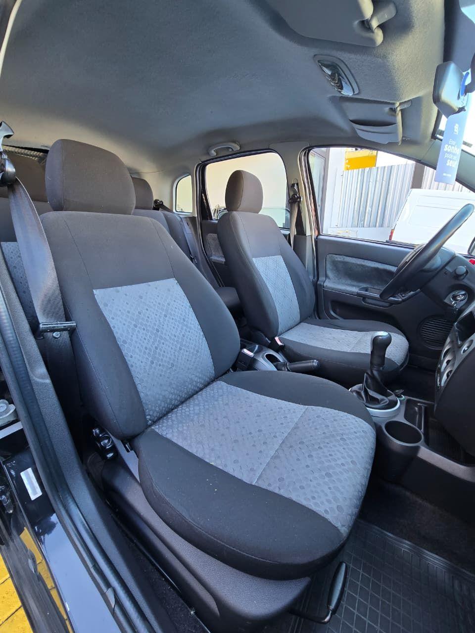 FORD Fiesta Hatch - Foto