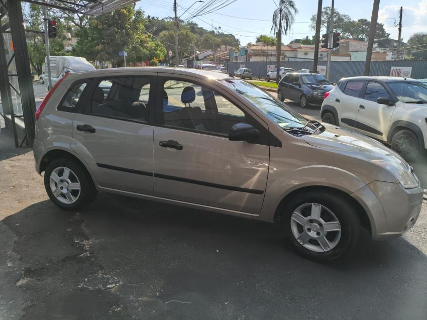 FORD Fiesta Hatch - Foto