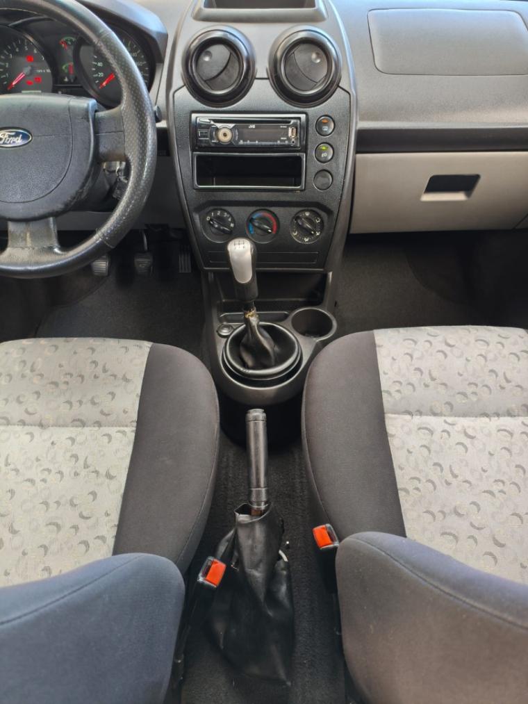 FORD Fiesta Hatch - Foto