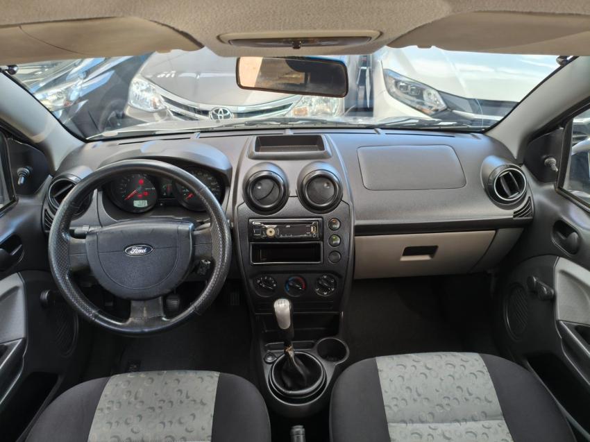 FORD Fiesta Hatch - Foto