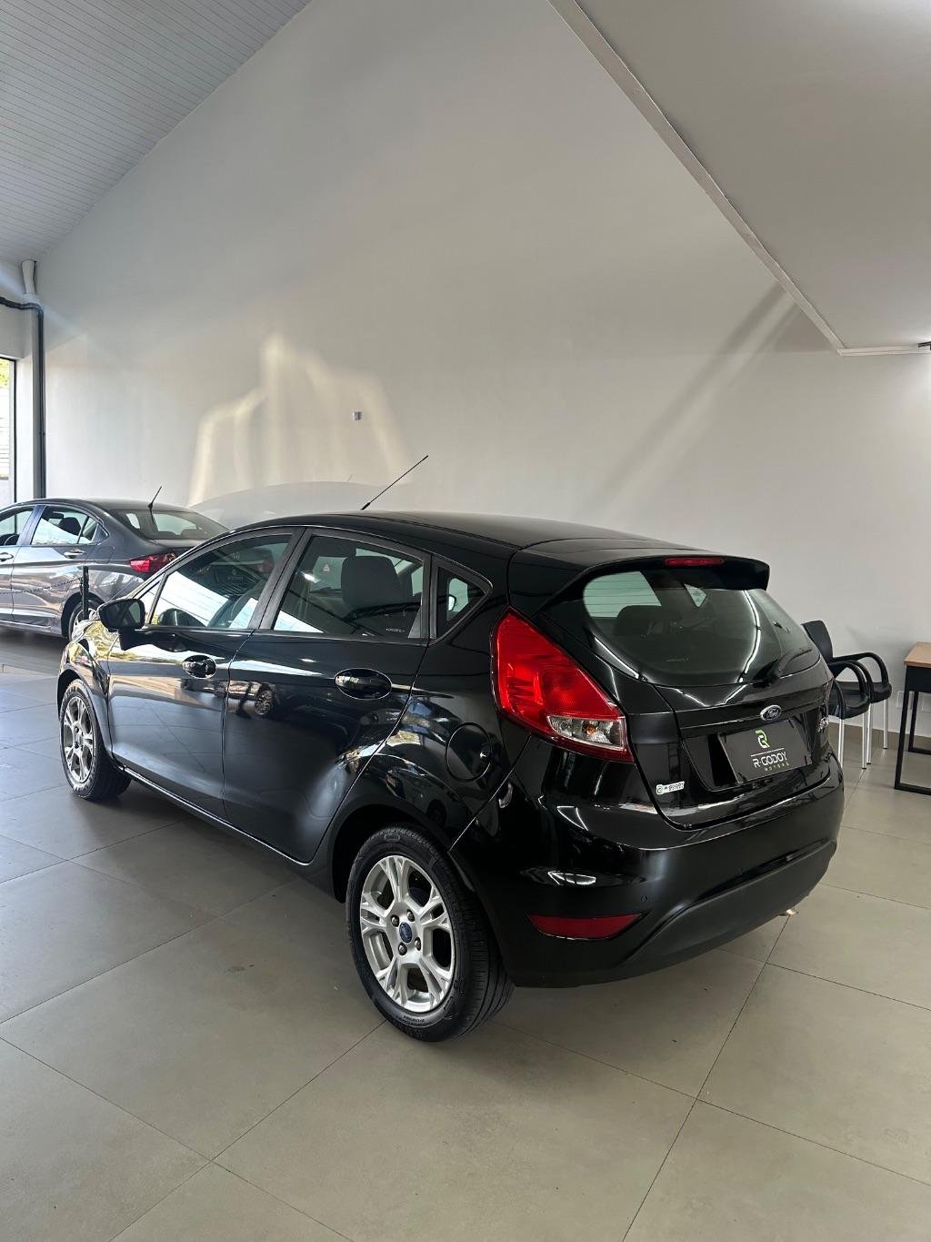 FORD Fiesta Hatch - Foto