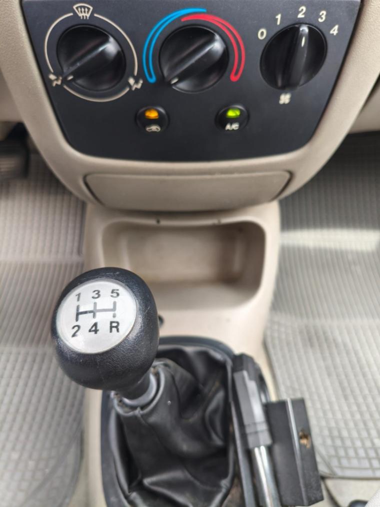 FORD Fiesta Hatch - Foto