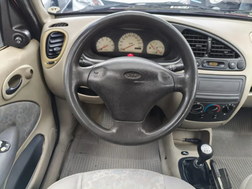 FORD Fiesta Hatch - Foto