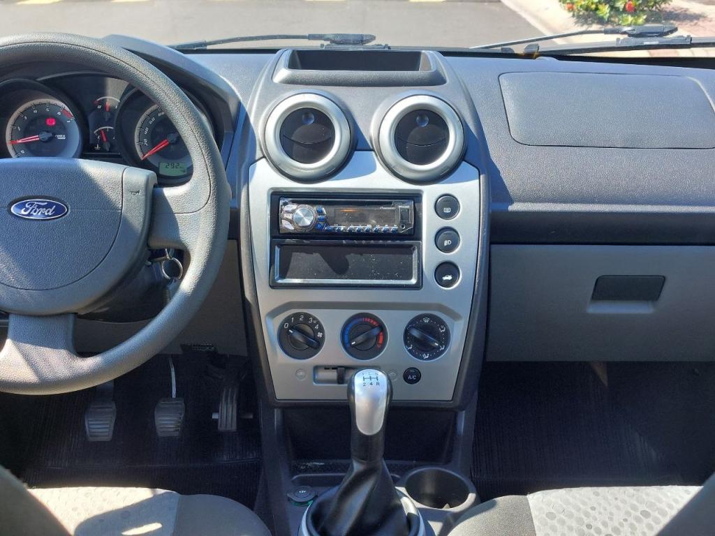 FORD Fiesta Hatch - Foto