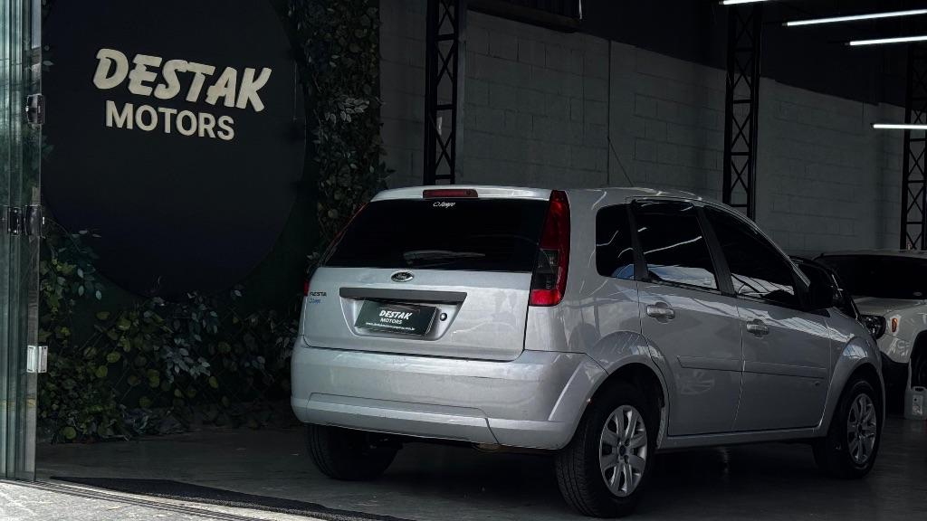 FORD Fiesta Hatch - Foto