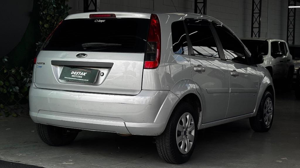 FORD Fiesta Hatch - Foto