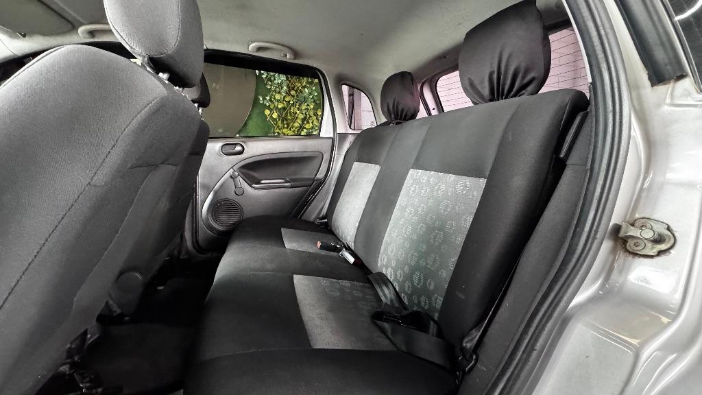 FORD Fiesta Hatch - Foto