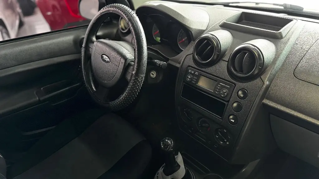 FORD Fiesta Hatch - Foto