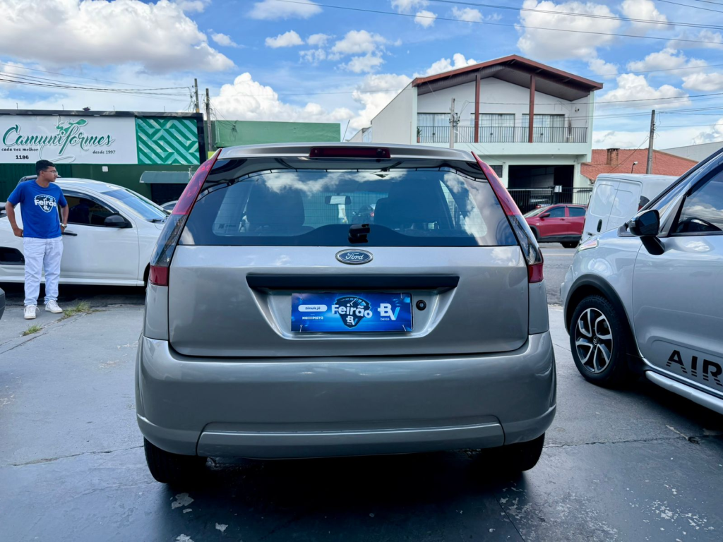 FORD Fiesta Hatch - Foto