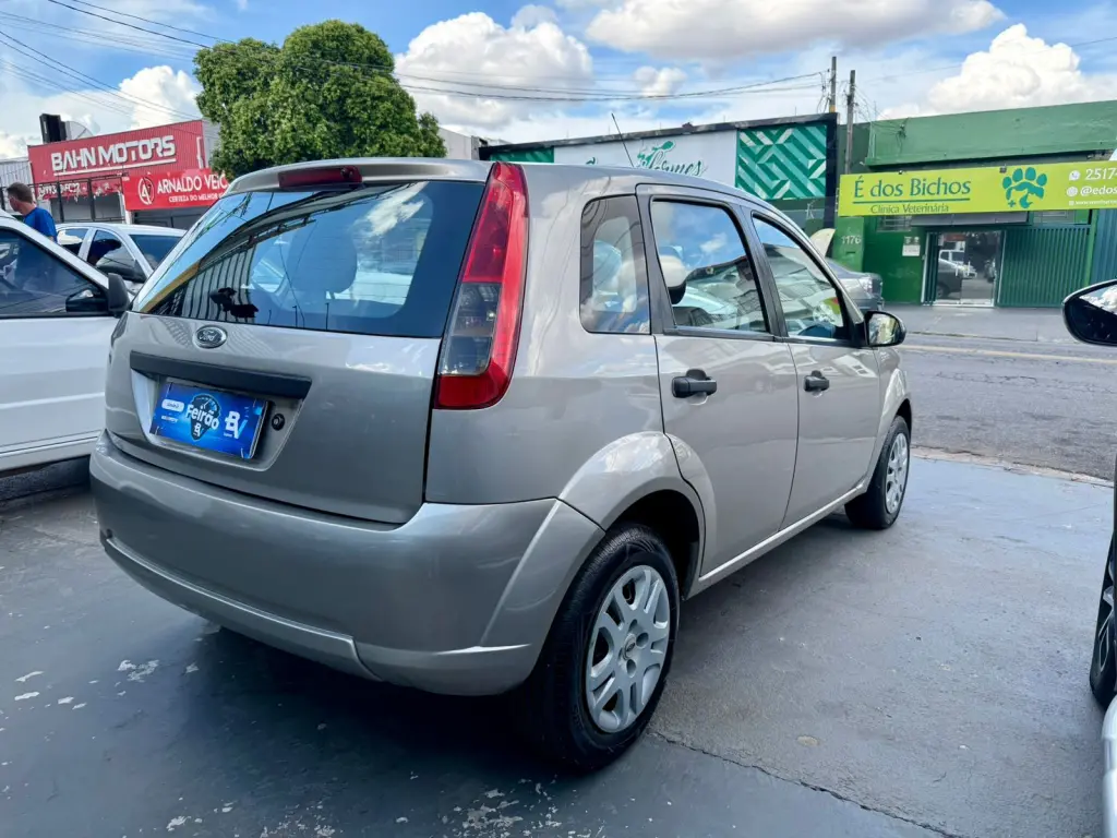 FORD Fiesta Hatch - Foto