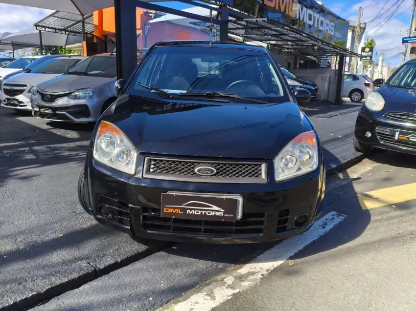 FORD Fiesta Hatch - Foto