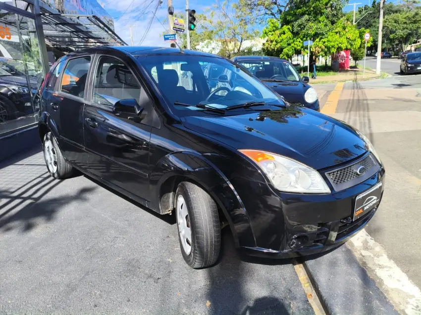 FORD Fiesta Hatch - Foto