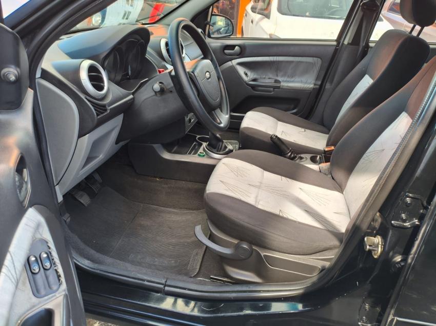 FORD Fiesta Hatch - Foto