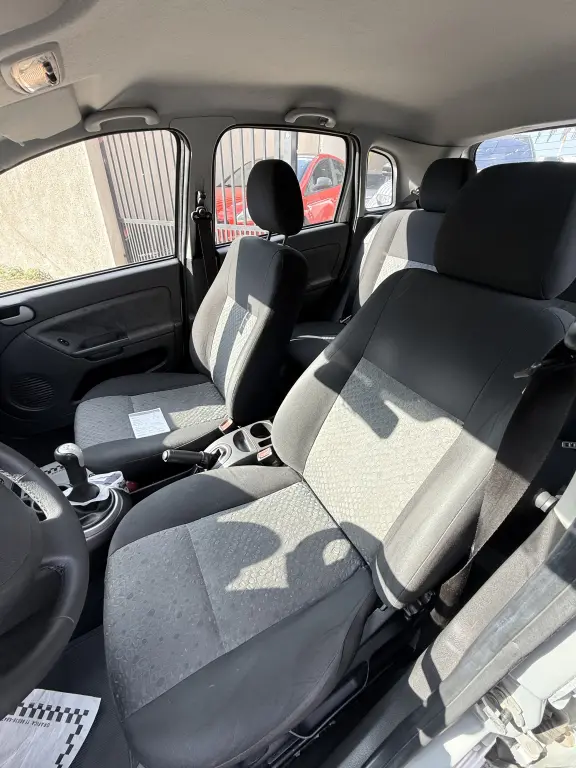 FORD Fiesta Hatch - Foto