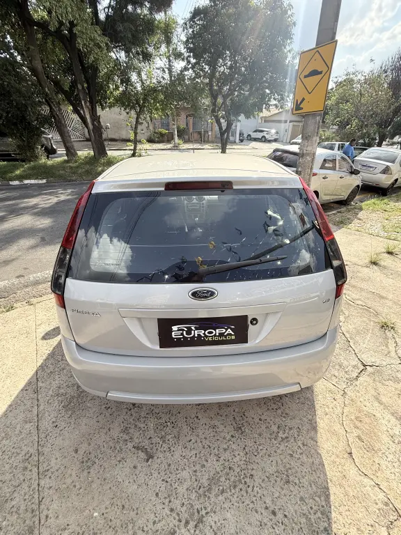 FORD Fiesta Hatch - Foto