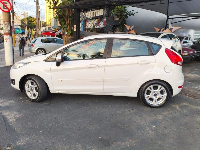 FORD Fiesta Hatch - Foto