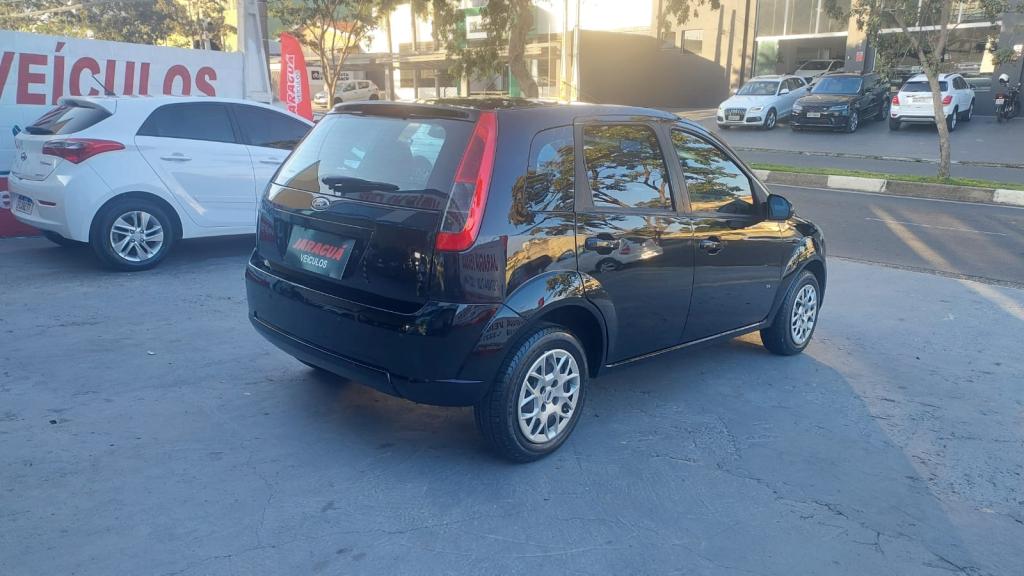 FORD Fiesta Hatch - Foto