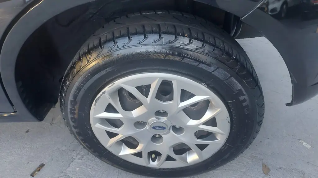 FORD Fiesta Hatch - Foto
