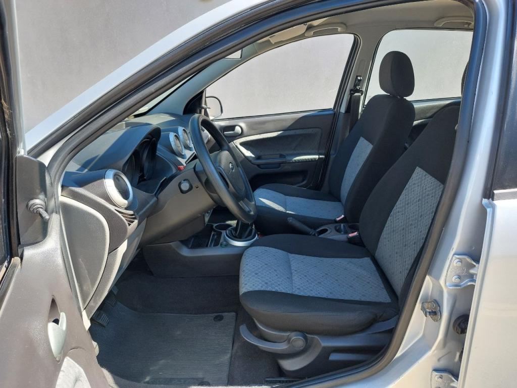 FORD Fiesta Hatch - Foto