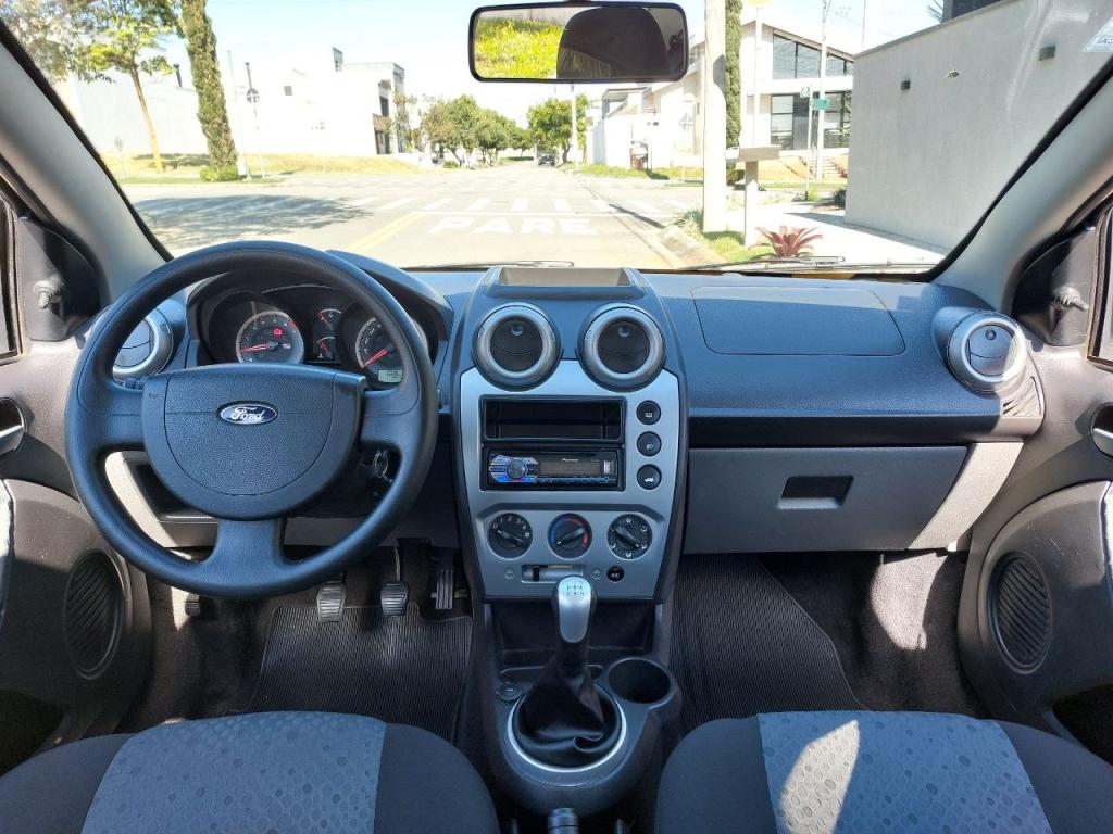 FORD Fiesta Hatch - Foto